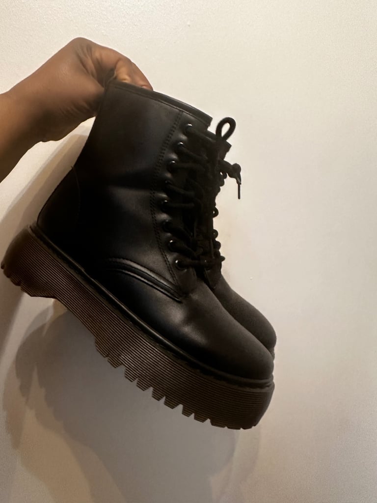 Boots and the stripless heels