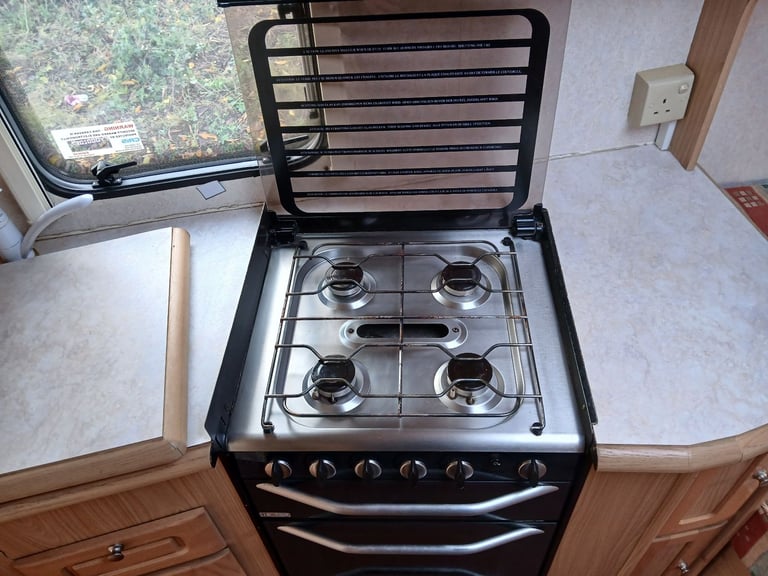 2005 bailey senator 5 beeth caravan (Can Deliver)