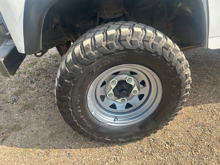 2014 Land Rover Defender Hi Capacity PickUp TDCi [2.2] cherry picker PICK UP Diesel Manual