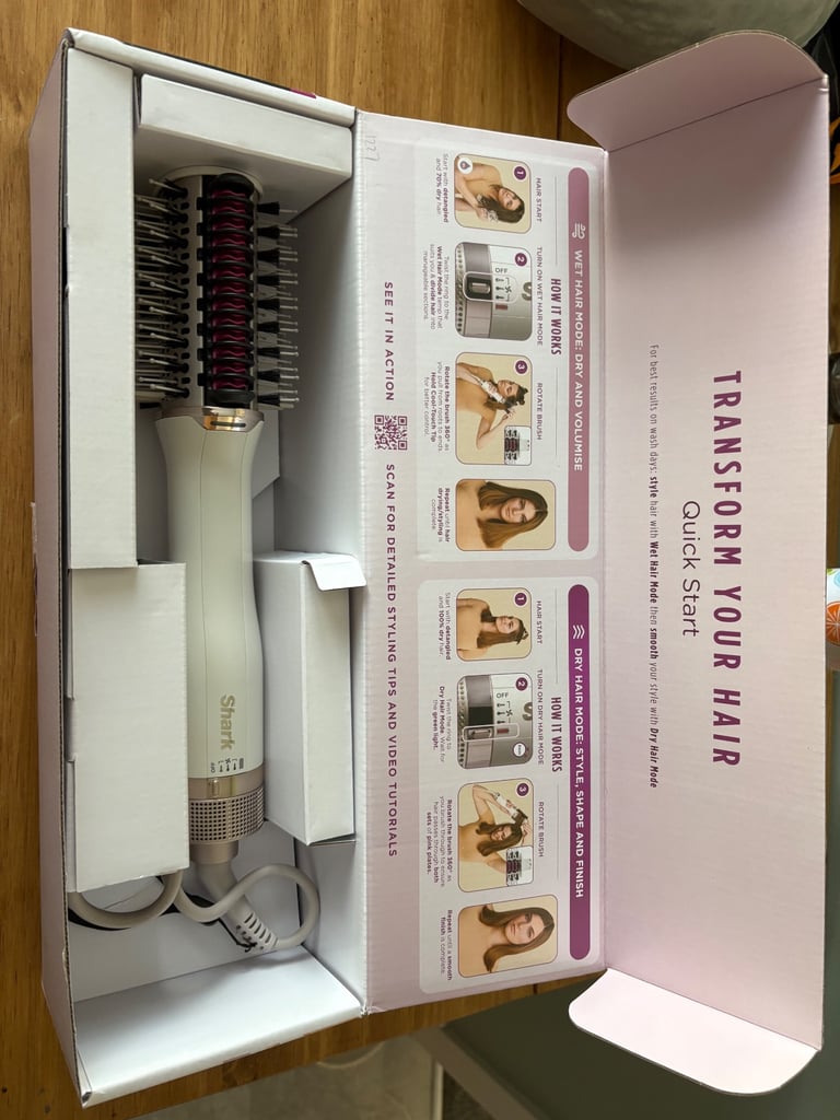 image for Brand new Shark SmoothStyle Heated Brush & Smoothing Comb HT202UK