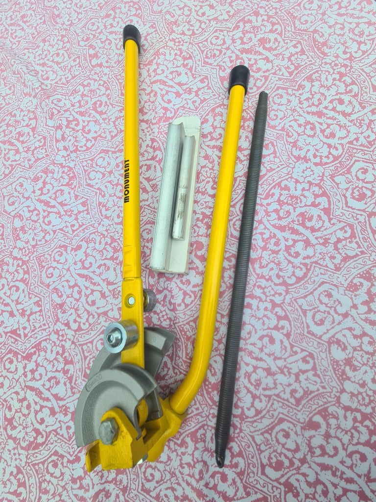 Plumbers pipe bender