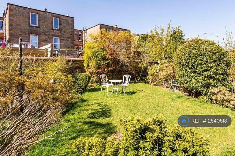 2 bedroom flat in Willowbrae, Edinburgh, EH8 (2 bed) (#2640613)
