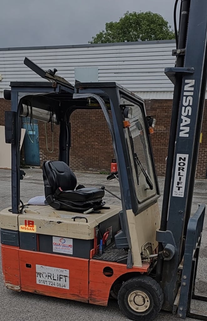 image for Nissan electric counter balance fork lift truck 