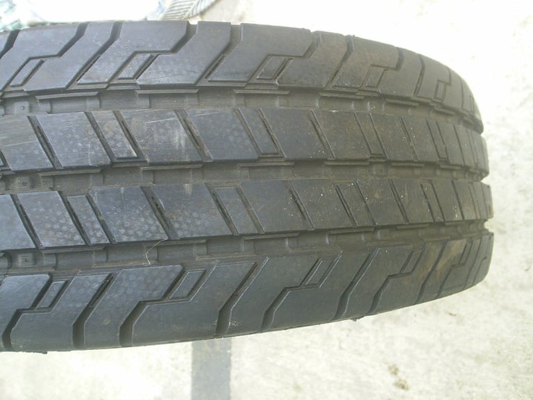 195 70 R 15 C Continental Conti Vanco Contact 100 Tyre 104/102R 10mm Tread