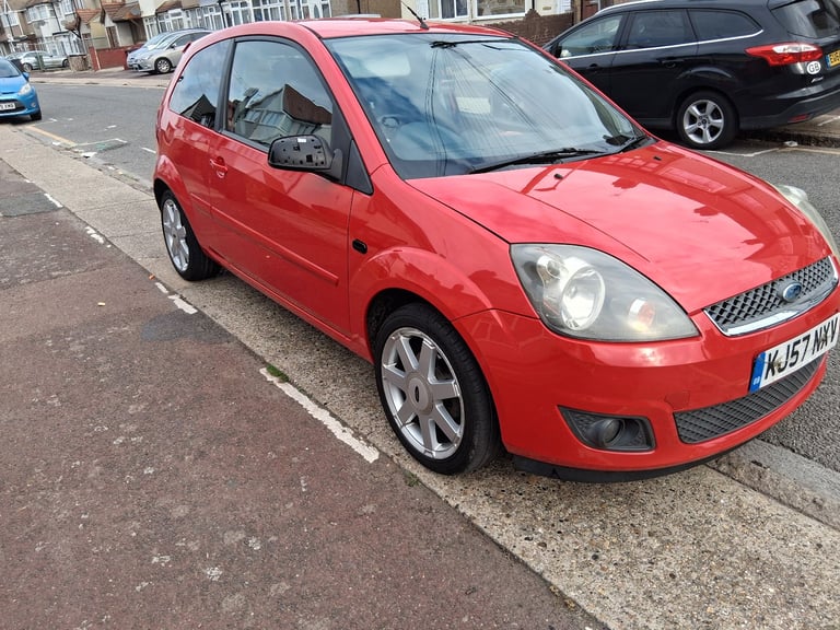 Ford fiesta zetec climate ready to go,  1.2 cheap to drive 