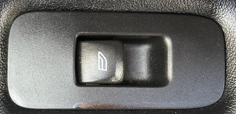 2015 Volvo V40 1.6 D2 R-Design Powershift Euro 5 (s/s) 5dr Diesel