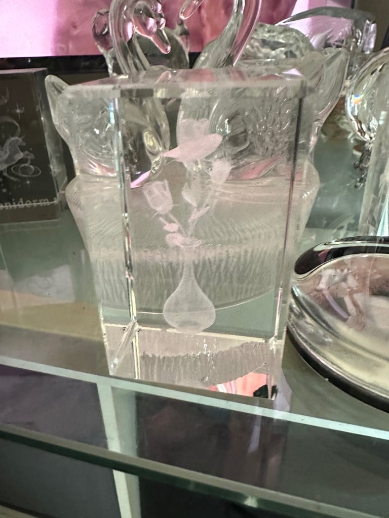 Glass and crystal ornaments. 