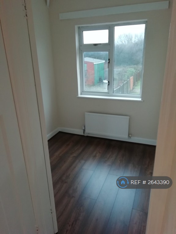 4 bedroom house in Lower City Road, Tividale, Oldbury, B69 (4 bed) (#2643390)