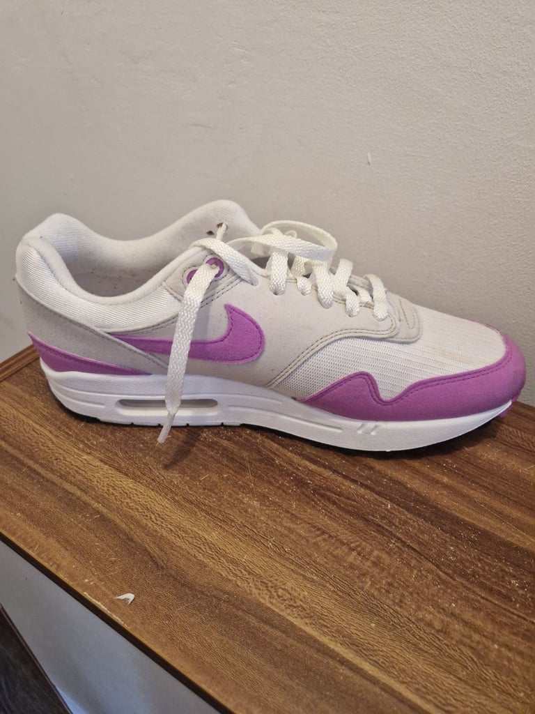 Womans trainers 