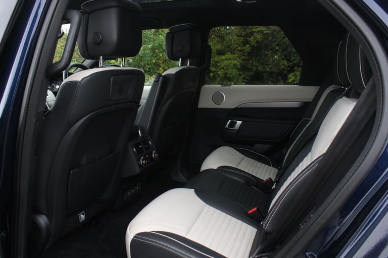 2022 Land Rover Discovery 3.0 D300 R-Dynamic HSE 5dr Auto ESTATE DIESEL Automatic