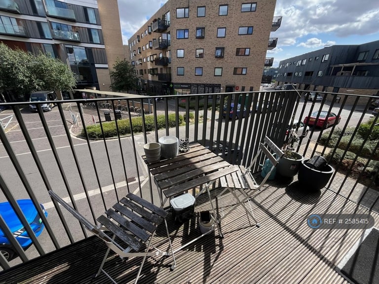 2 bedroom flat in Fowler Avenue, Trumpington, Cambridge, CB2 (2 bed) (#2585415)
