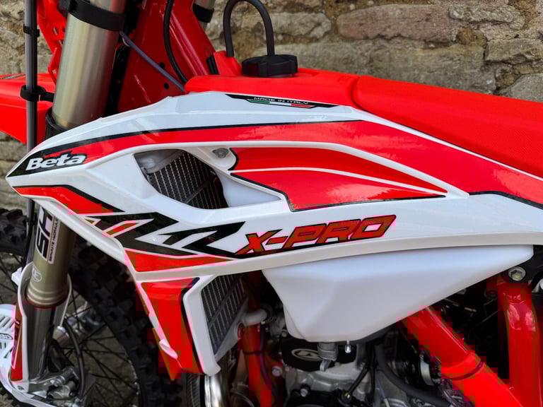Beta RR250 X-PRO Enduro Bike, New 2025 Model, Clearance & Free Accessories 