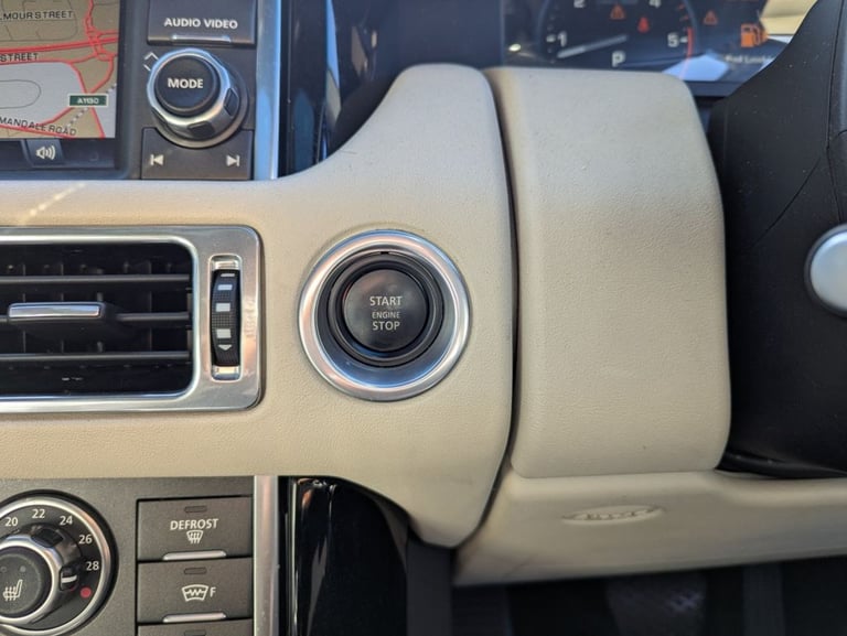 2011 Land Rover Range Rover 4.4 TD V8 Vogue SUV 5dr Diesel Auto 4WD Euro 5 (313 bhp) ESTATE Diese...