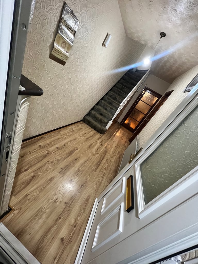 1 A double room - An Excellent Large Bright Double bedroom - 3mins to the train station for £150p/w