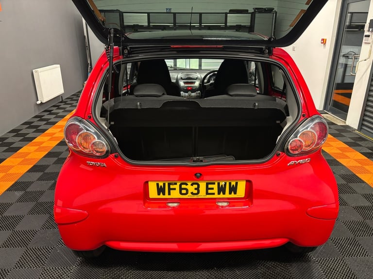 2013 Toyota AYGO 1.0 VVT-i Move with Style 5dr HATCHBACK Petrol Manual