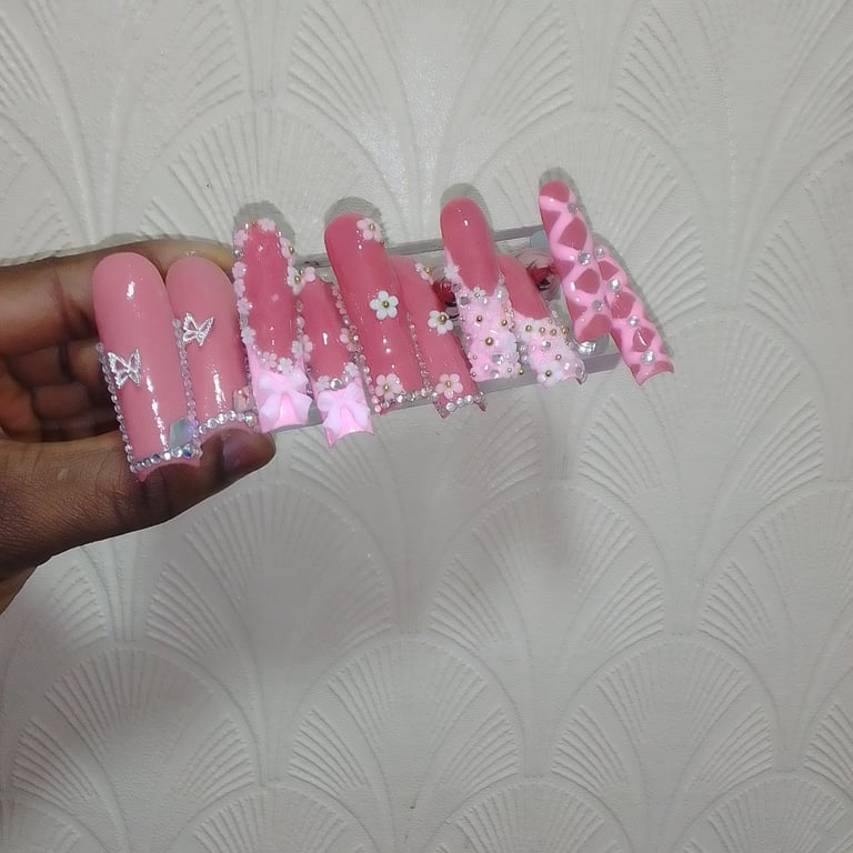 Hand made acrylic press on nails 