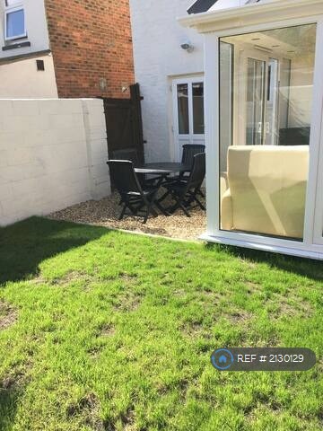 5 bedroom house in Shelbourne Road, Bournemouth, BH8 (5 bed) (#2130129)