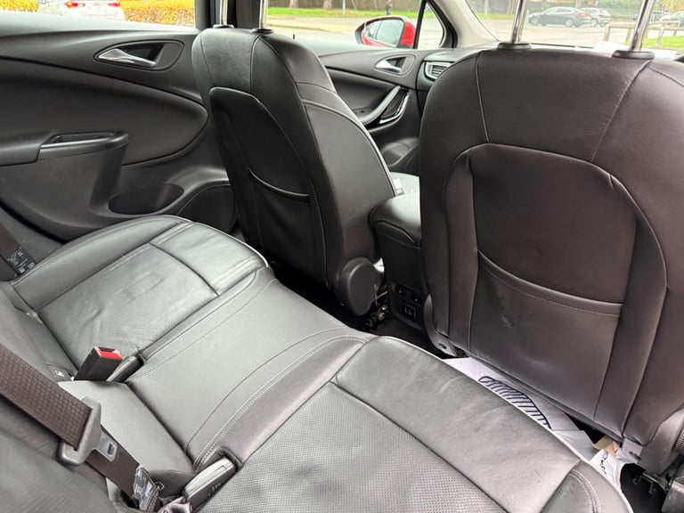  Vauxhall Astra 1.6 CDTi BlueInjection Elite Nav Auto Euro 6 5dr Diesel Automatic