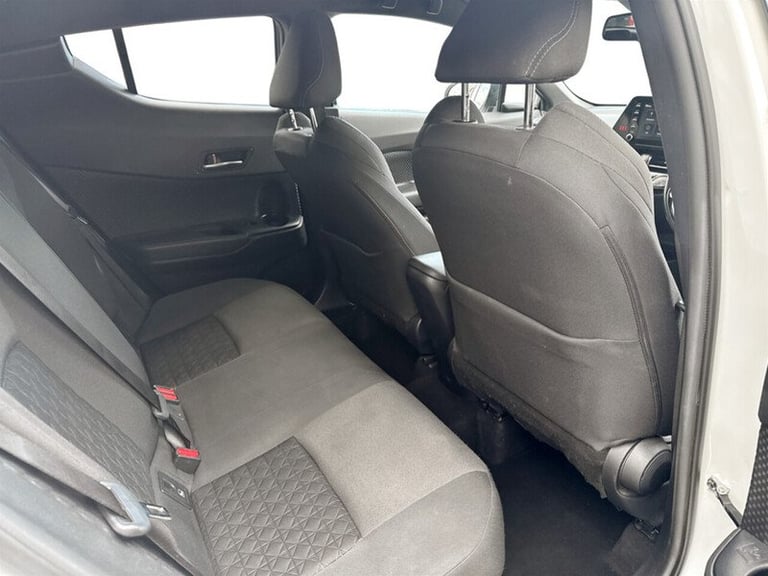 2022 Toyota C-HR VVT-h Design SUV HYBRID Automatic