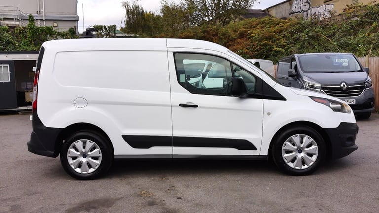 2017 Ford Transit Connect 220 L1 SWB EURO 6,AIR CONDITIONING,FRONT+REAR PARKING SENSORS,PARK ASSI...