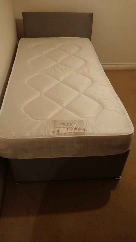 Room to rent (female preferred)