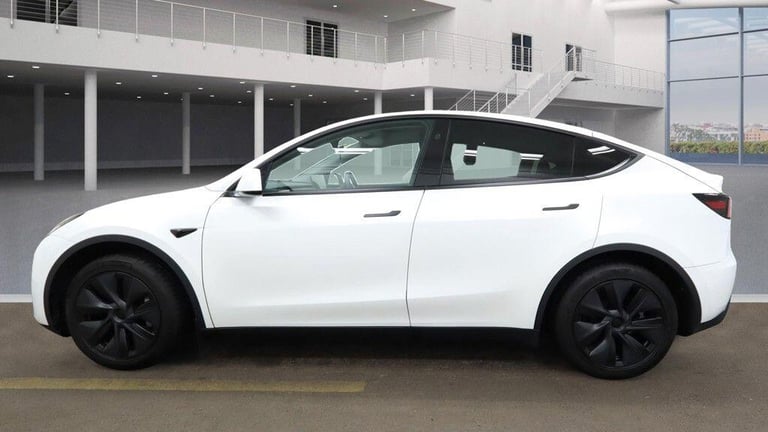 2024 Tesla Model Y Long Range Auto RWD 5dr MPV Electric Automatic
