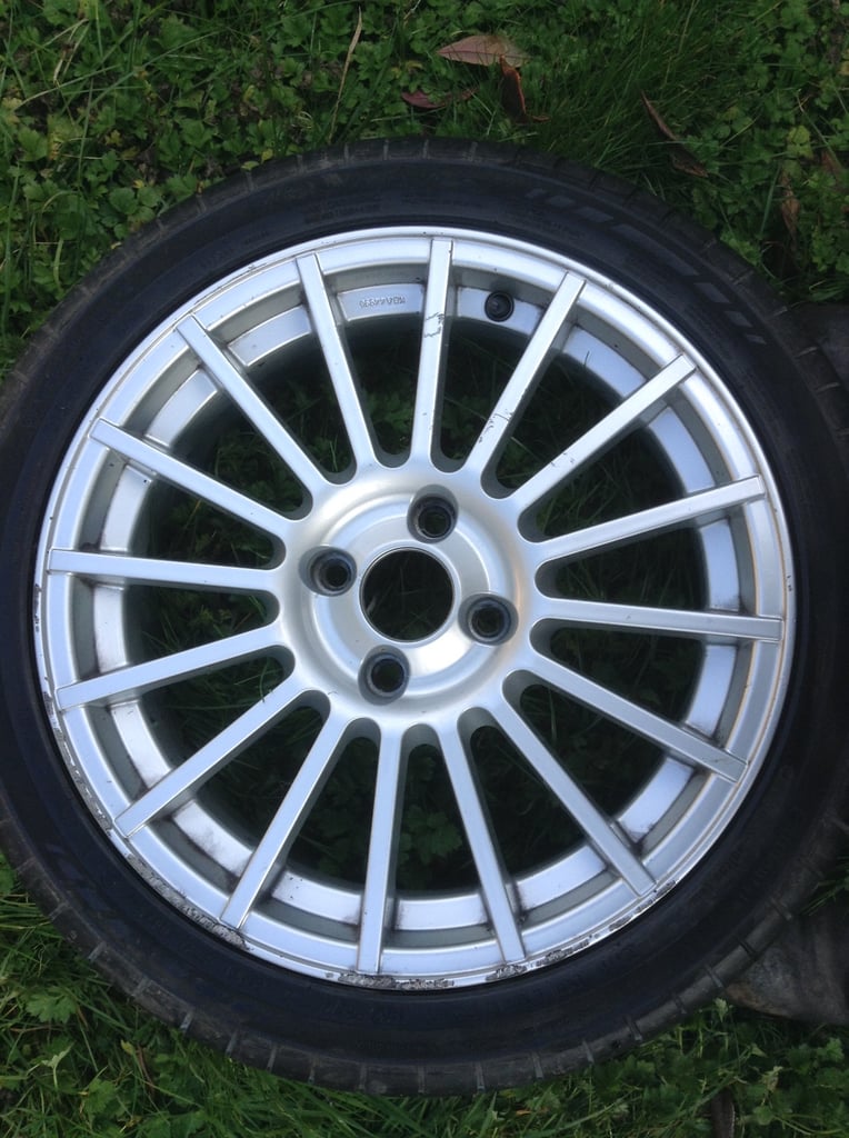 Ford Focus mk1 alloy wheel aez make