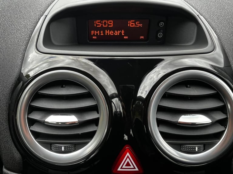 2014 Vauxhall Corsa 1.4 16V SE Hatchback 5dr Petrol Manual Wide Ratio Euro 5 (100 ps) Hatchback P...