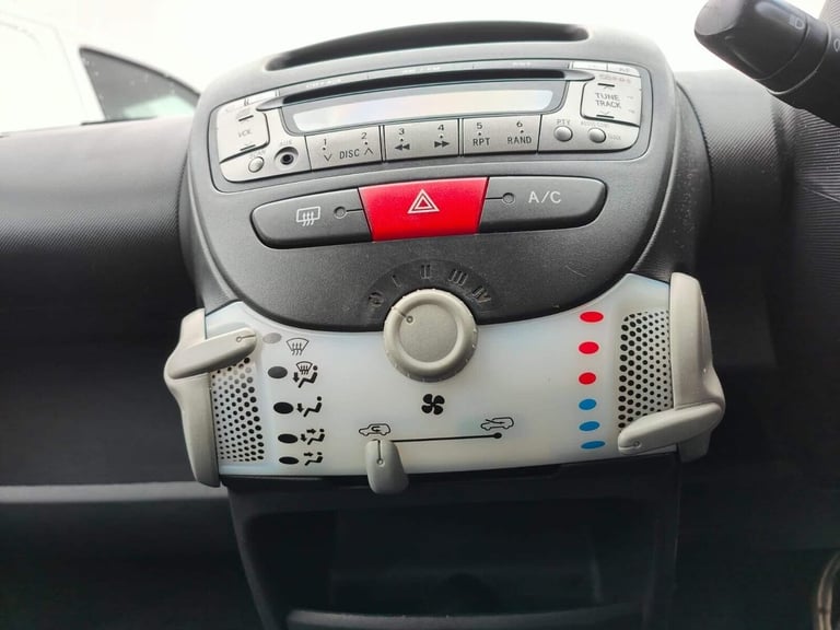 2013 Peugeot 107 1.0 12V Active 2 Tronic Euro 5 5dr Hatchback Petrol Automatic