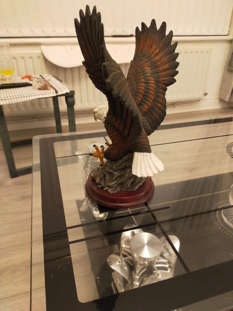 Eagle ornament 