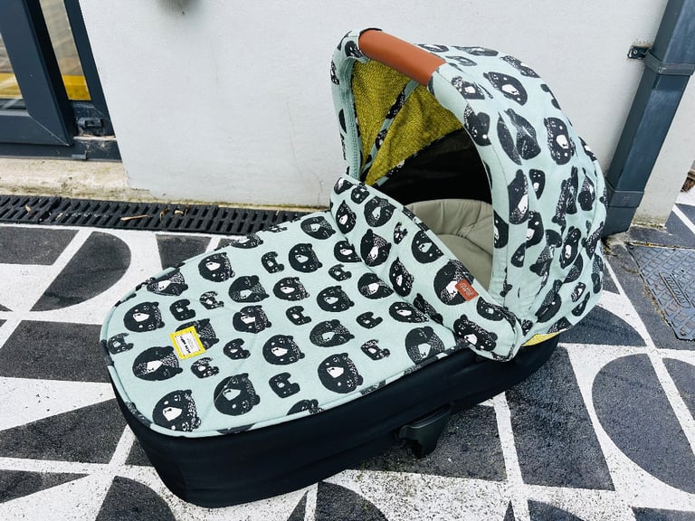 Mamas & Papas Armadillo Flip - Full travel system - Donna Wilson 