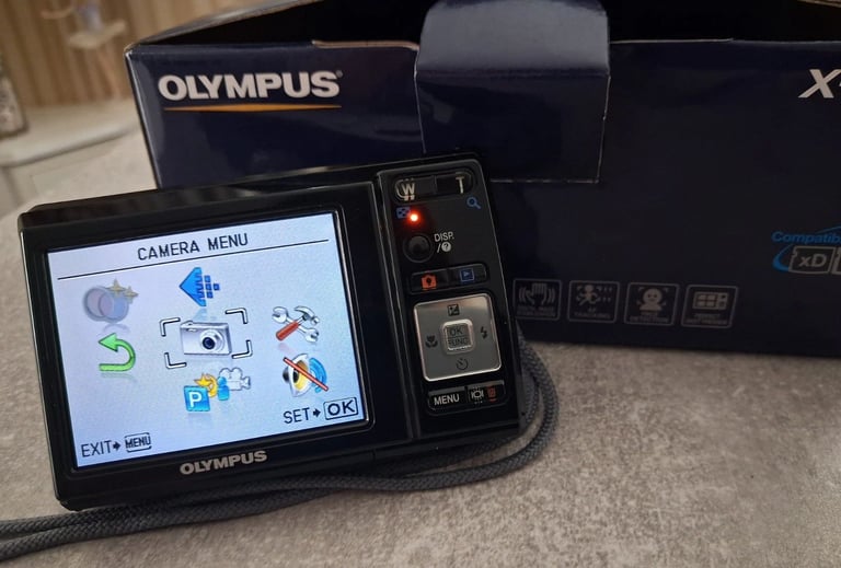 Olympus X-42 Digital Camera 12MP - Black - BOXED C/W ALL ACCESSORIES