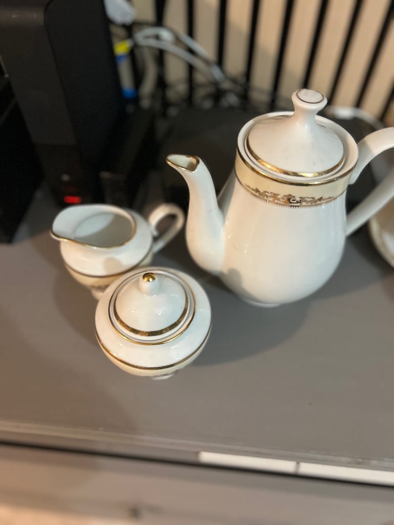 Tea pot set £40