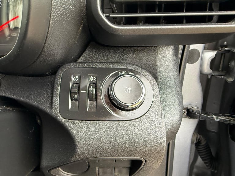 2019 Vauxhall Combo 1.5 Turbo D 2300 Sportive L2 H1 Euro 6 (s/s) 4dr PANEL VAN Diesel Manual