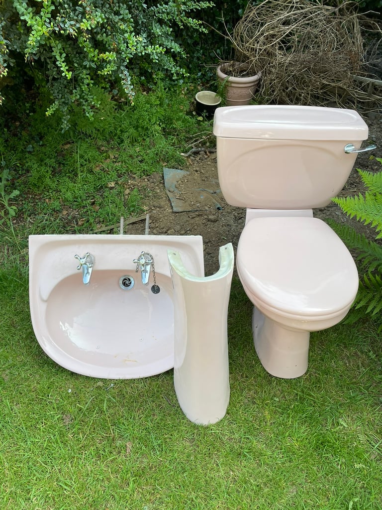 Armitage shanks original toilet and sink