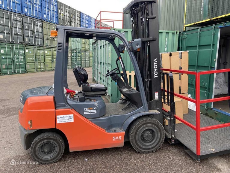 Shipping Container to rent in Chelmsford (CM2) | Stashbee