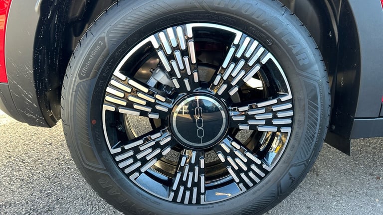 2025 Fiat 600 1.2 MHEV SUV 5dr Petrol Hybrid e-DCT Euro 6 (s/s) (136 ps) SUV Hybrid Automatic