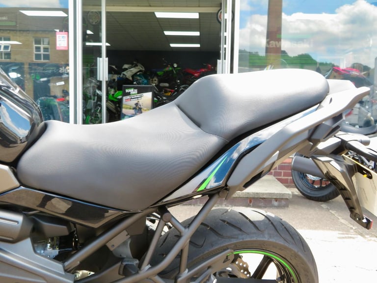 KAWASAKI VERSYS 650 2025