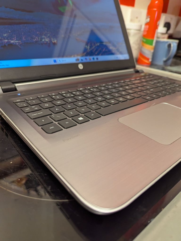 ⭐ Hp pavilion cheap laptop AMD A8-7th 16GB 256GB SSD Radeon R5 Windows 11 ⭐