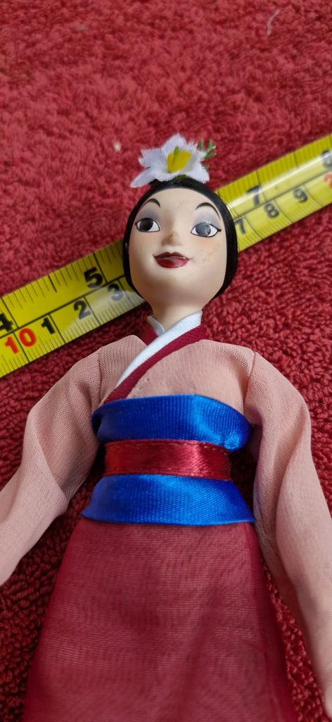 Collectible pot Chinese Japanese doll