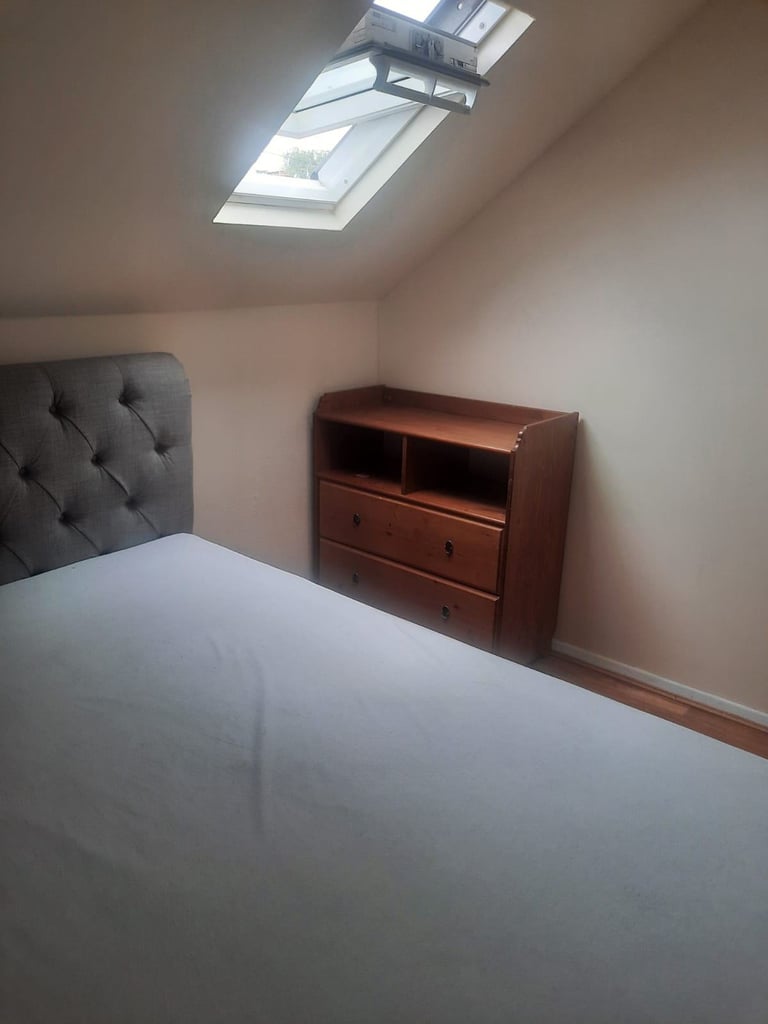 ONE DOUBLE ROOM FOR RENT