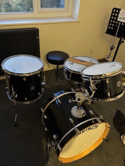 image for Gretsch Catalina drum kit in piano black lacquer + stands , cases , pedal 