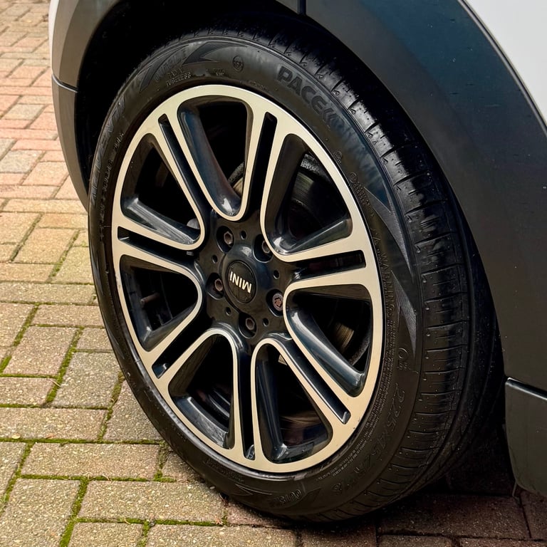 Mini, COUNTRYMAN, Hatchback, 2013, Manual, 1598 (cc), 5 doors