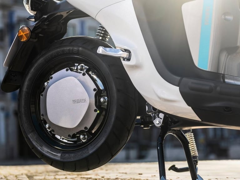YAMAHA NEOS, 23 REG 0 MILES AUTOMATIC ELECTRIC SCOOTER 50cc MOPED...