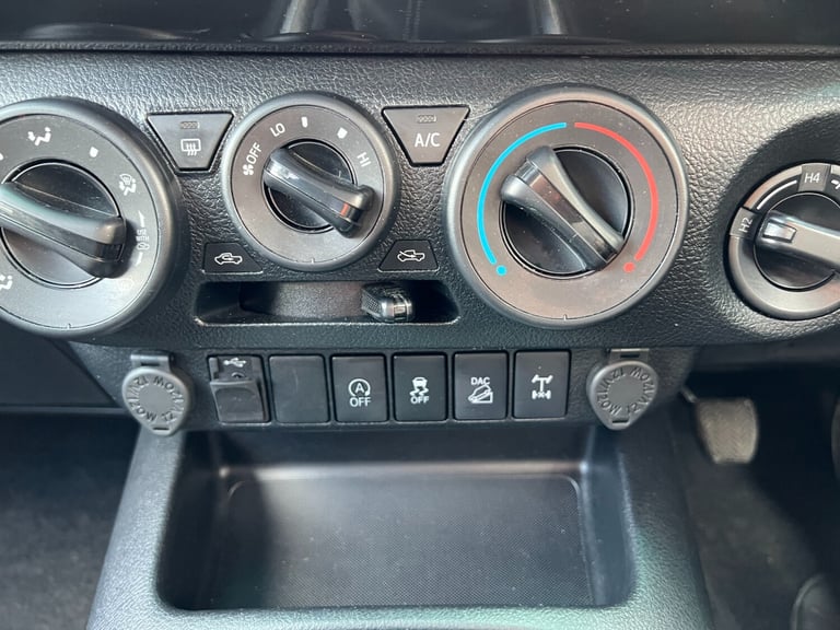 2020 Toyota Hilux Icon D/Cab Pick Up 2.4 D-4D PICK UP Diesel Manual