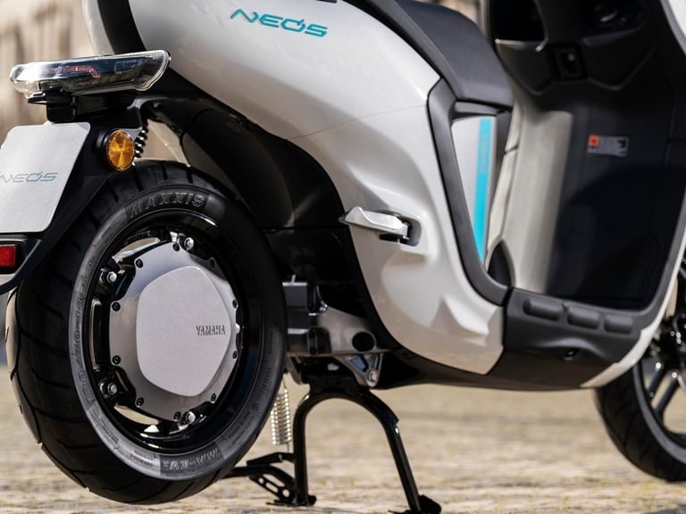 YAMAHA NEOS, 23 REG 0 MILES AUTOMATIC ELECTRIC SCOOTER 50cc MOPED...
