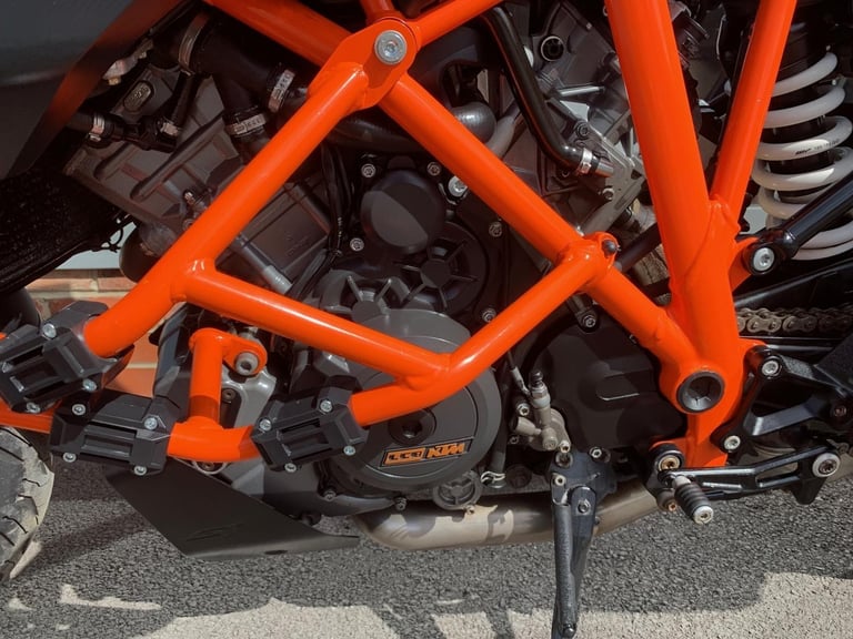 KTM 1290 SUPERDUKE GT - FULL KTM LUGGAGE - 2 YEAR WARRANTY