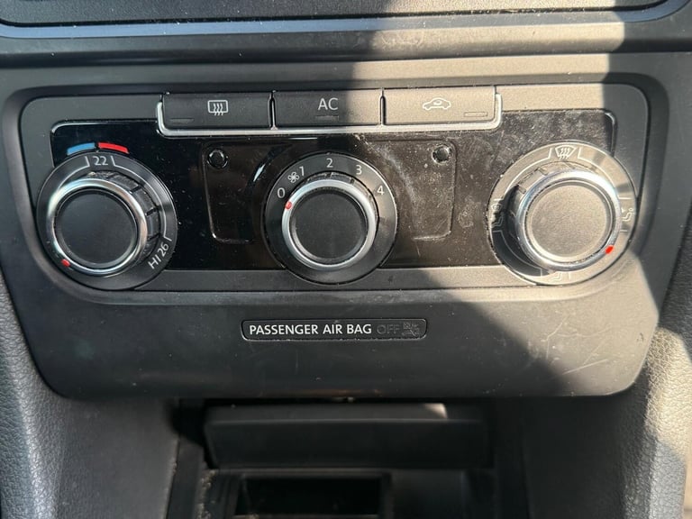 2009 Volkswagen Golf 1.4 S 5dr HATCHBACK Petrol Manual - Image 12