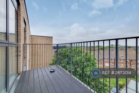 2 bedroom flat in Lyon Road, Harrow, HA1 (2 bed) (#2673014)