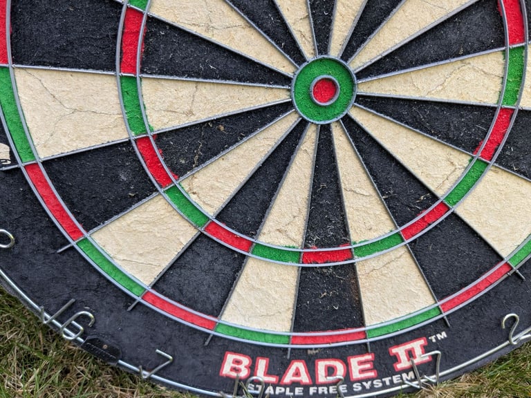 Winmau Blade 2 Dart Board